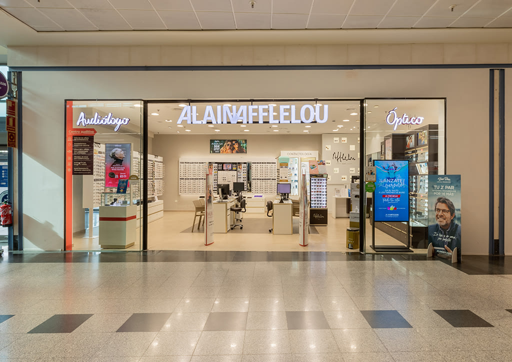 Tienda Óptico C.C. CARREFOUR CAMAS - C/POETA MUÑOZ SAN ROMAN S/N 41900 CAMAS