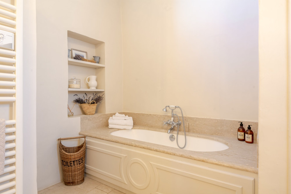 Photographs of Le Relais villa in Provence - Image 26 of 43