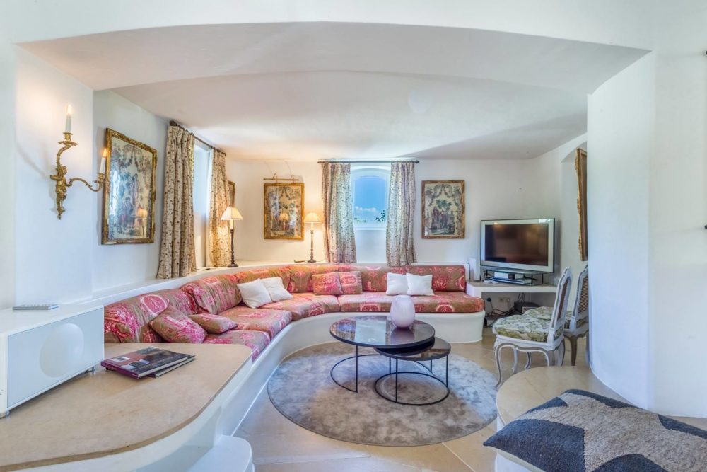 Photographs of Bastide des Millefleurs villa in Provence - Image 11 of 46