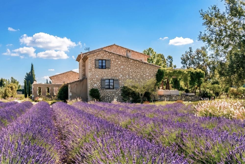 Photographs of Mas des Sources villa in Provence - Image 3 of 41