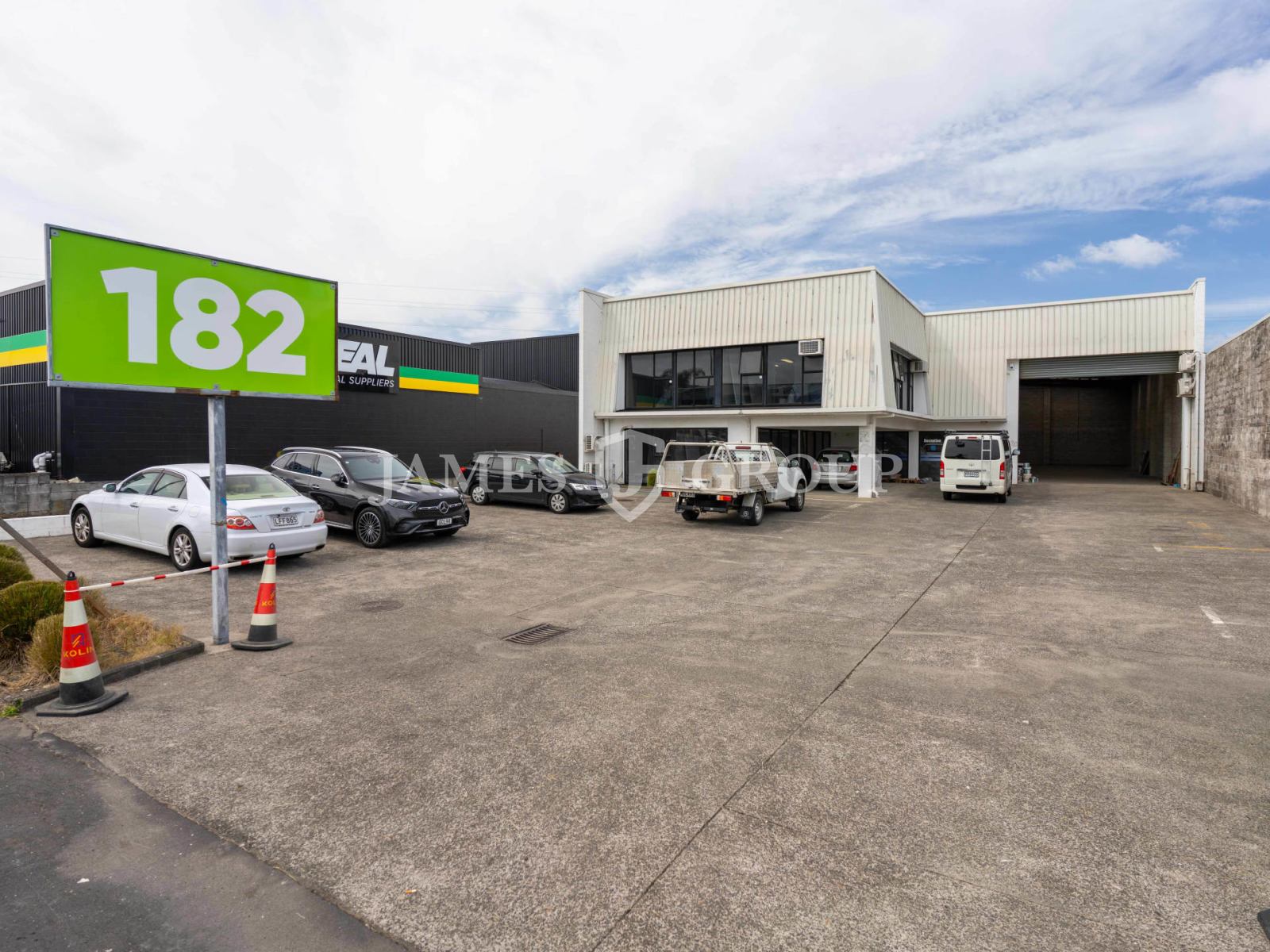 Functional 667m² Penrose | Container Capacity