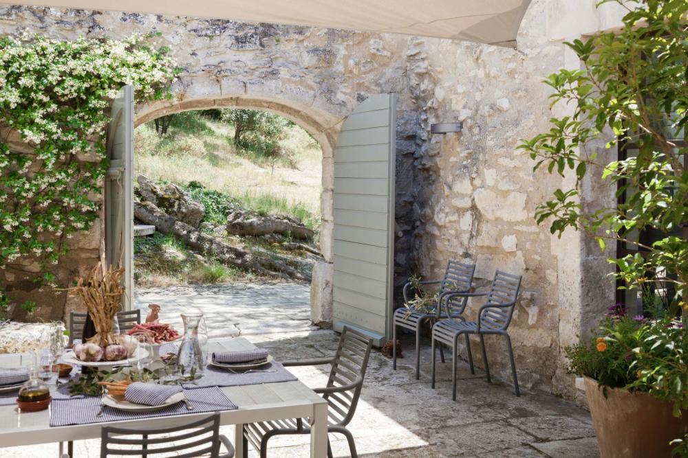 Photographs of Mas la Calade villa in Provence - Image 34 of 38