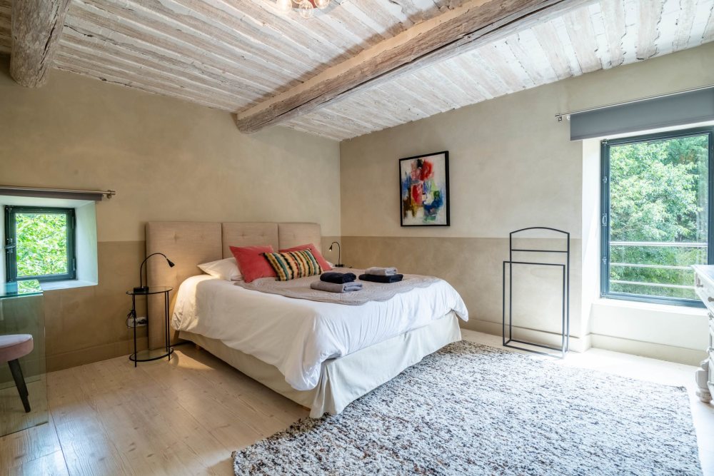 Photographs of Bastide de la Senancole villa in Provence - Image 34 of 52