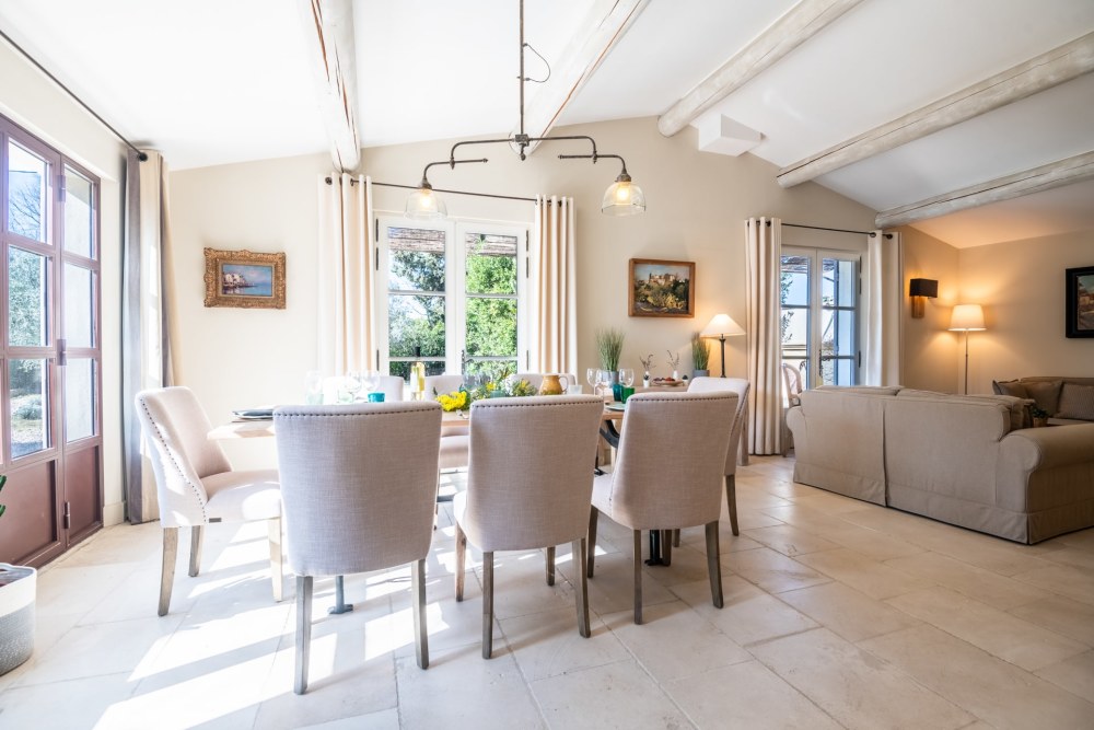 Photographs of Mas des Lilas villa in Provence - Image 8 of 36