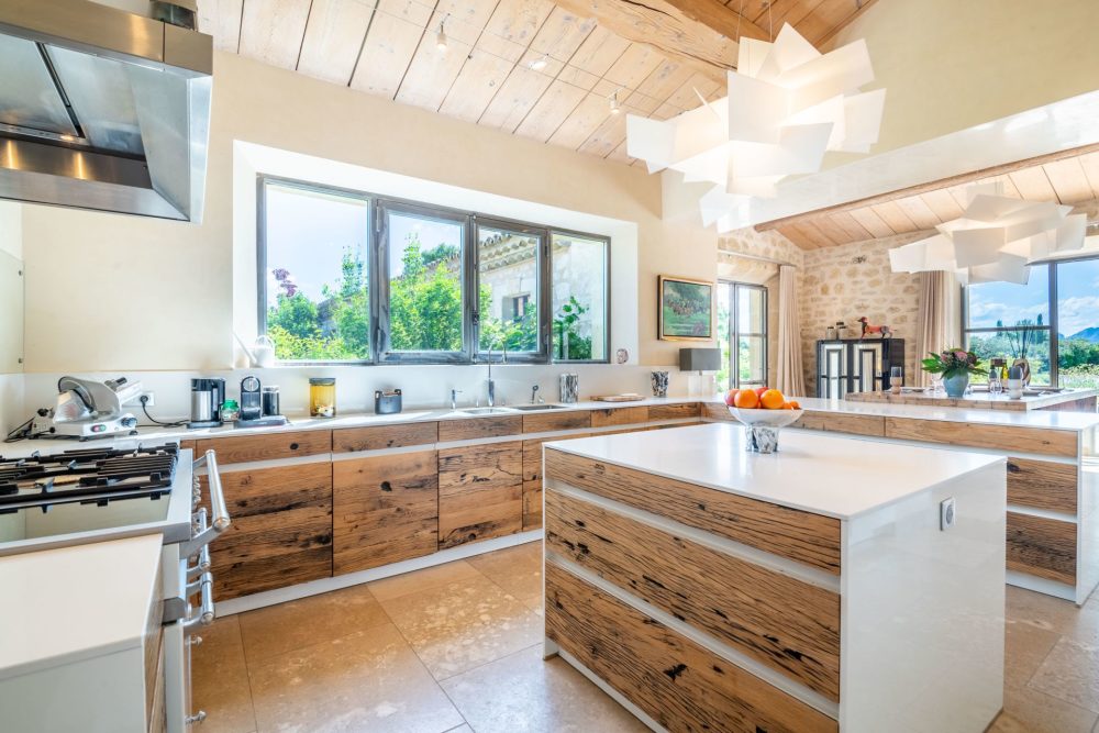 Photographs of Mas la Boheme villa in Provence - Image 11 of 44
