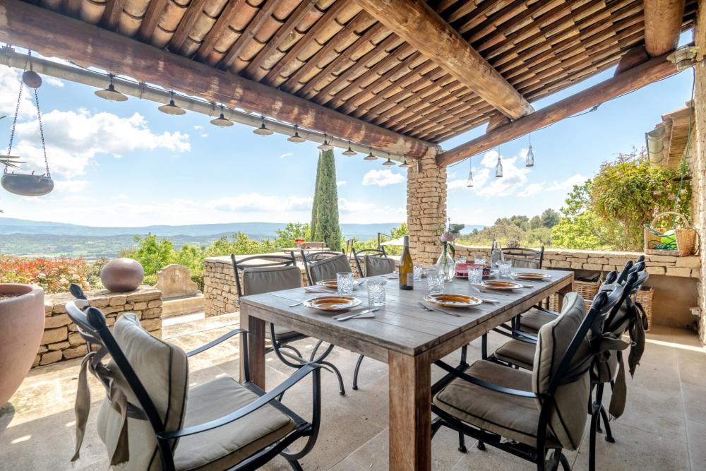 Photographs of Mas Bonheur villa in Provence - Image 4 of 32