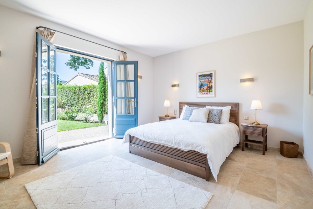 Photographs of Mas de Verlaine villa in Provence - Image 17 of 42