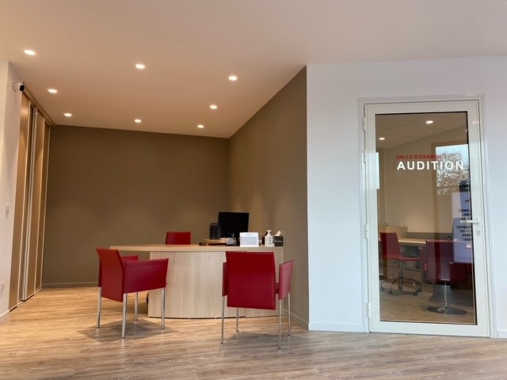 Magasin audioprothesiste 24 rue des Perreyeux 49800 TRÉLAZÉ intérieur