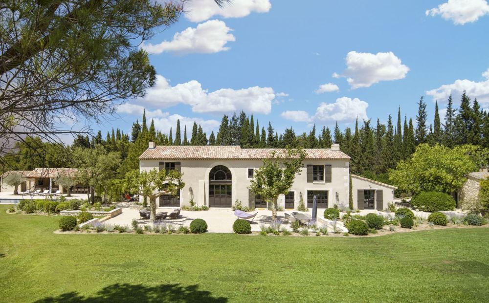 Photographs of Mas de l’Etoile villa in Provence - Image 3 of 39