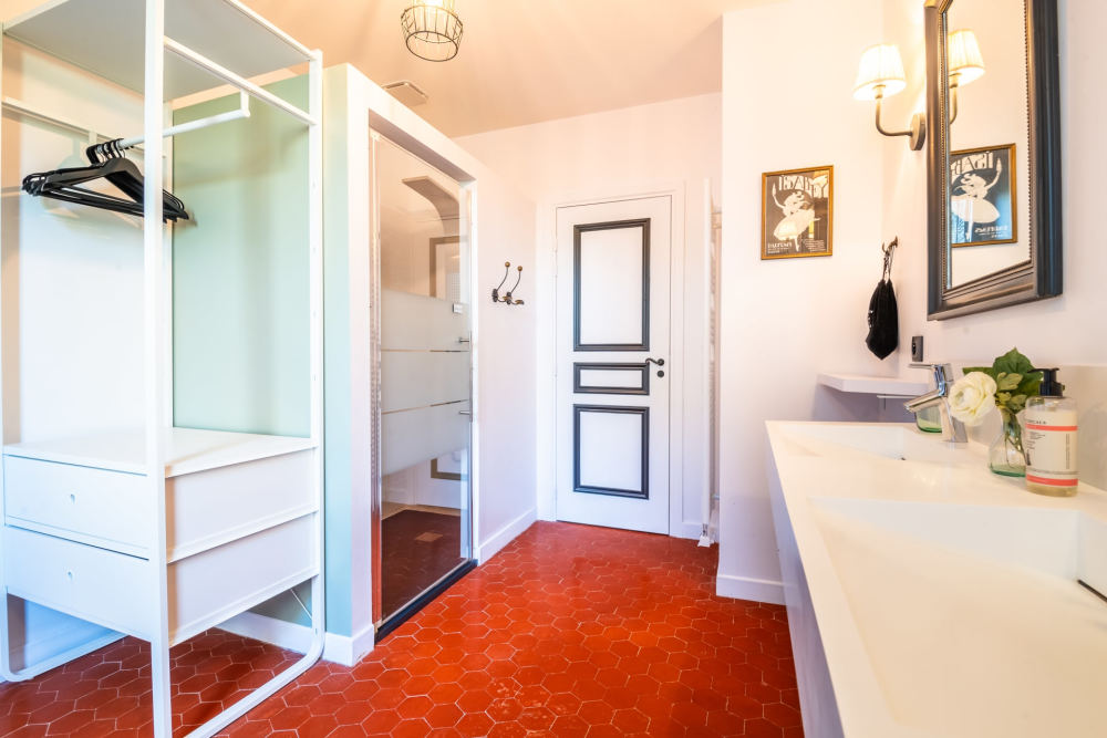 Photographs of Mas des Pêchers villa in Provence - Image 31 of 52