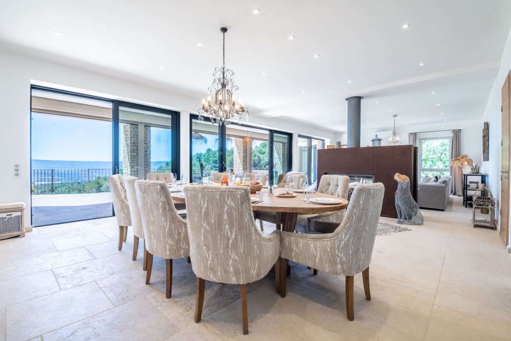 Photographs of Mas La Vue Royale villa in Provence - Image 8 of 45