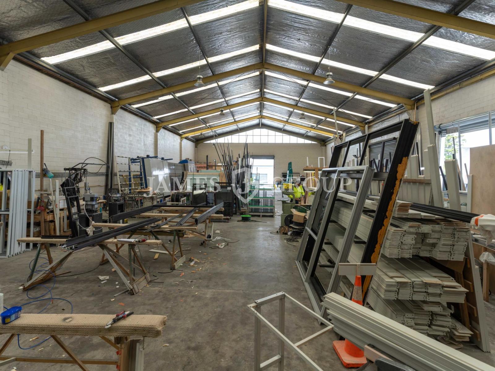 800sqm High Stud Industrial | 2.5km From Motorway