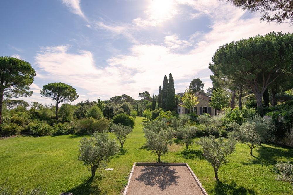 Photographs of Mas Daudet villa in Provence - Image 14 of 40