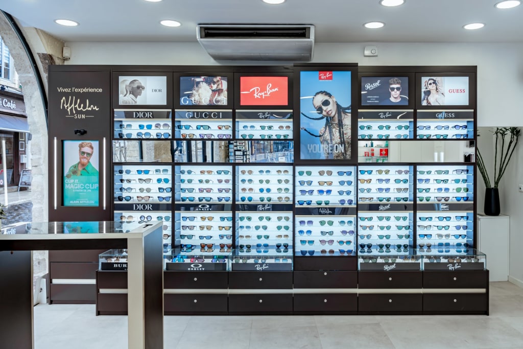 Magasin Opticien 22 rue d'Alsace 21200 BEAUNE intérieur