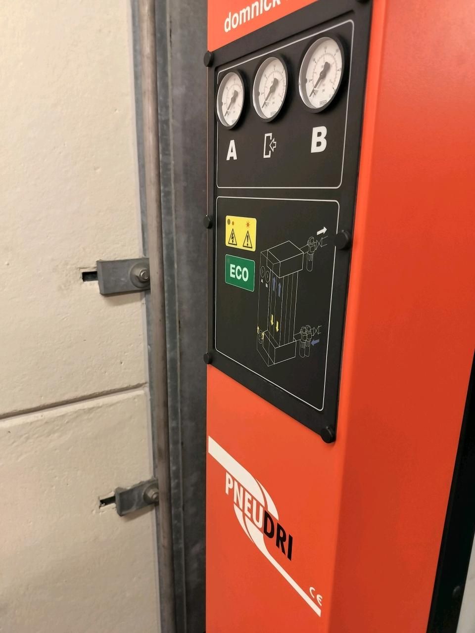 Compressors with dryers-Hydrovane - Image 8