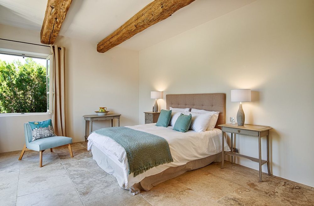 Photographs of Mas de Isa villa in Provence - Image 23 of 41