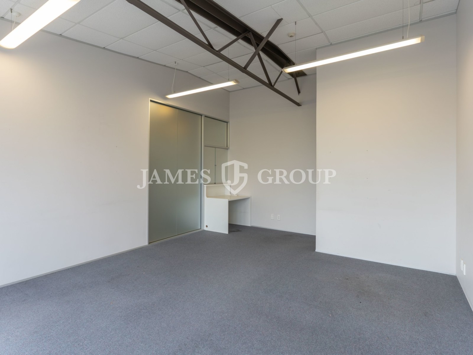 High-profile Office 150m² With Natural Light