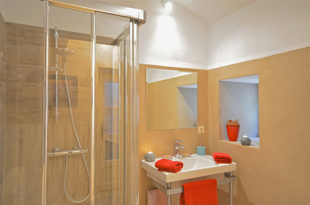 Photographs of La Cour villa in Provence - Image 23 of 34