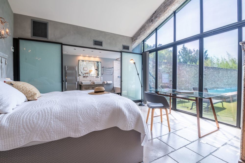 Photographs of Bastide de la Senancole villa in Provence - Image 43 of 52