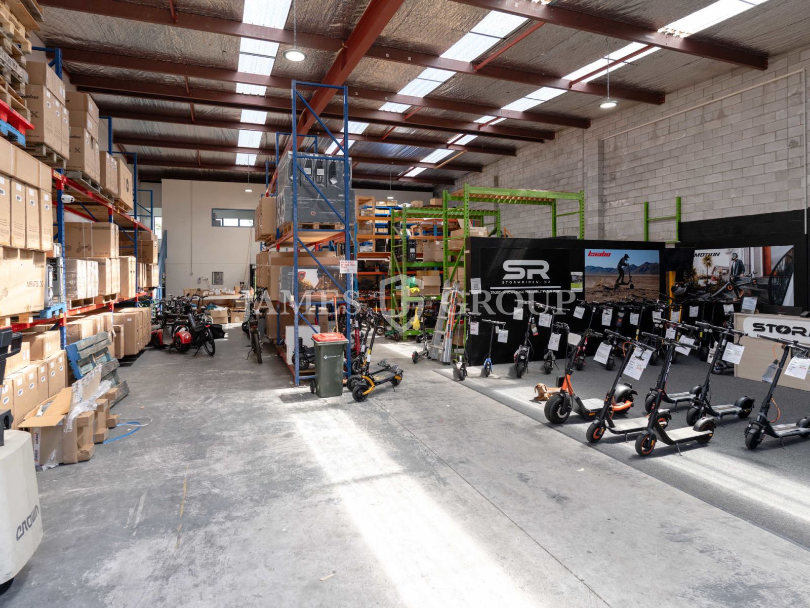 Central Fringe High Stud Warehouse With Parking