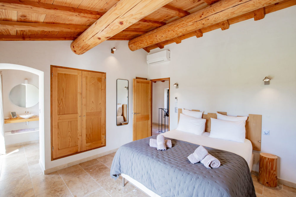 Photographs of Mas Helios villa in Provence - Image 29 of 44