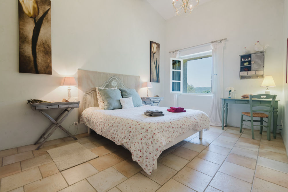 Photographs of Mas du Fournil villa in Provence - Image 22 of 47