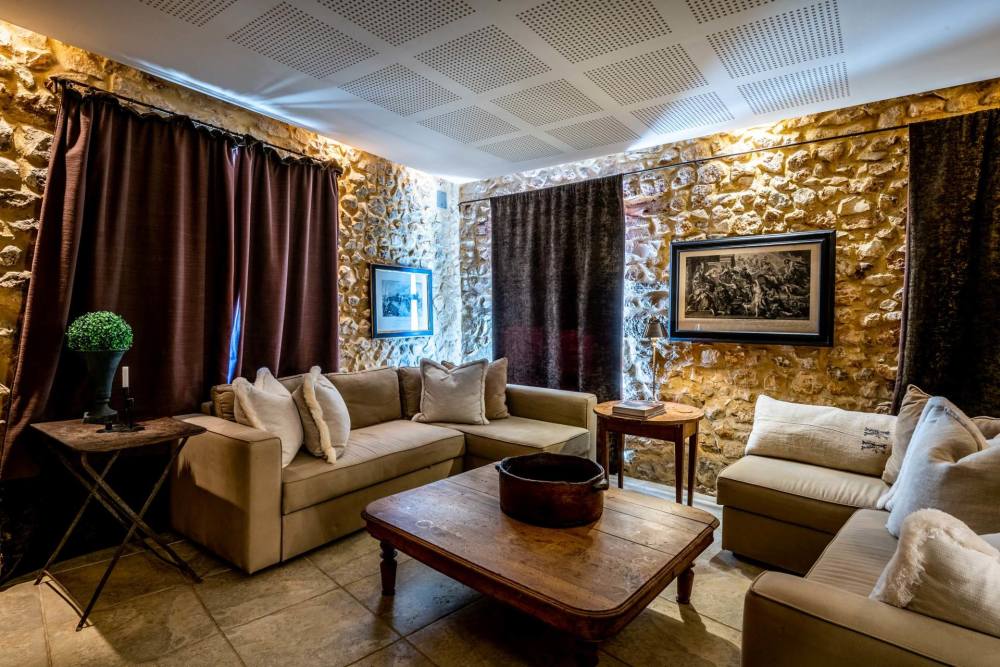 Photographs of Mas des Gardois villa in Provence - Image 22 of 58