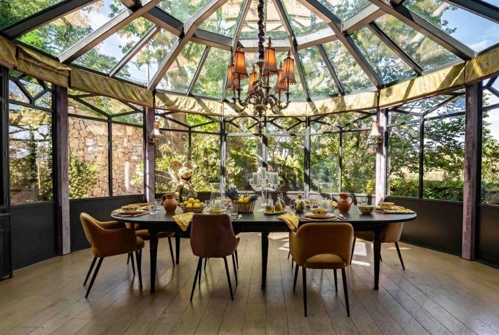 Photographs of Domaine de Beau-Fleurs villa in Provence - Image 7 of 45