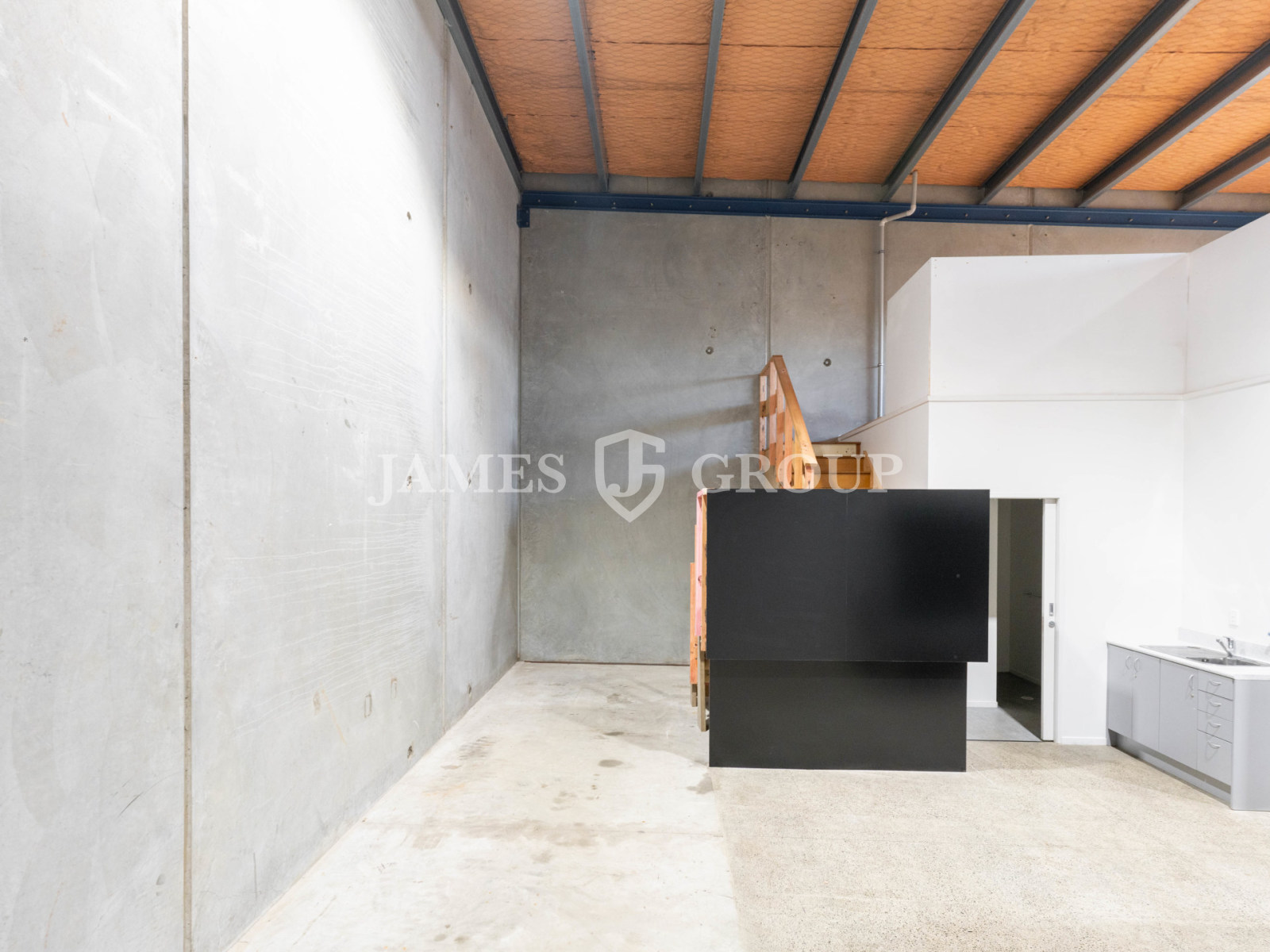 100m² Industrial | Secure Lambie Drive Complex