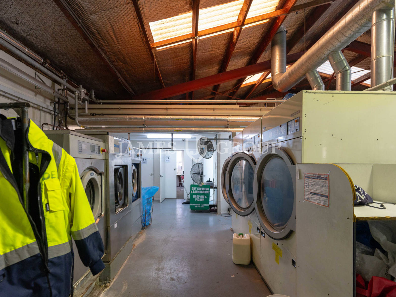 Mangere Bridge Industrial Unit With Gas