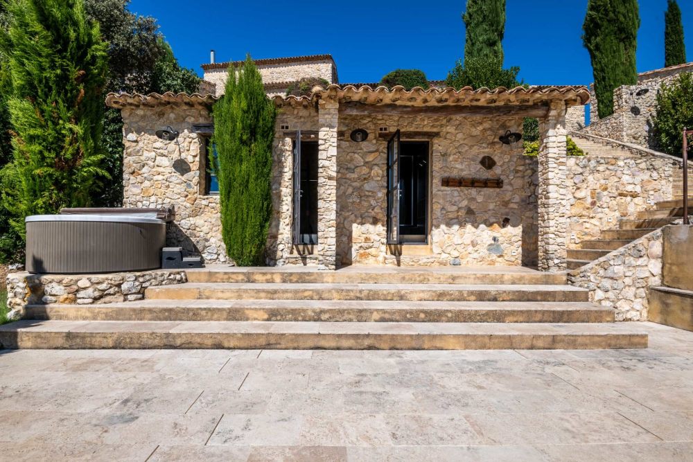 Photographs of Mas des Gardois villa in Provence - Image 36 of 58