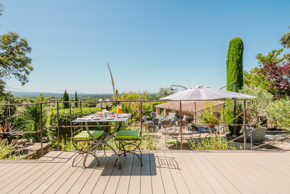 Photographs of Mas des Rocailles villa in Provence - Image 3 of 41