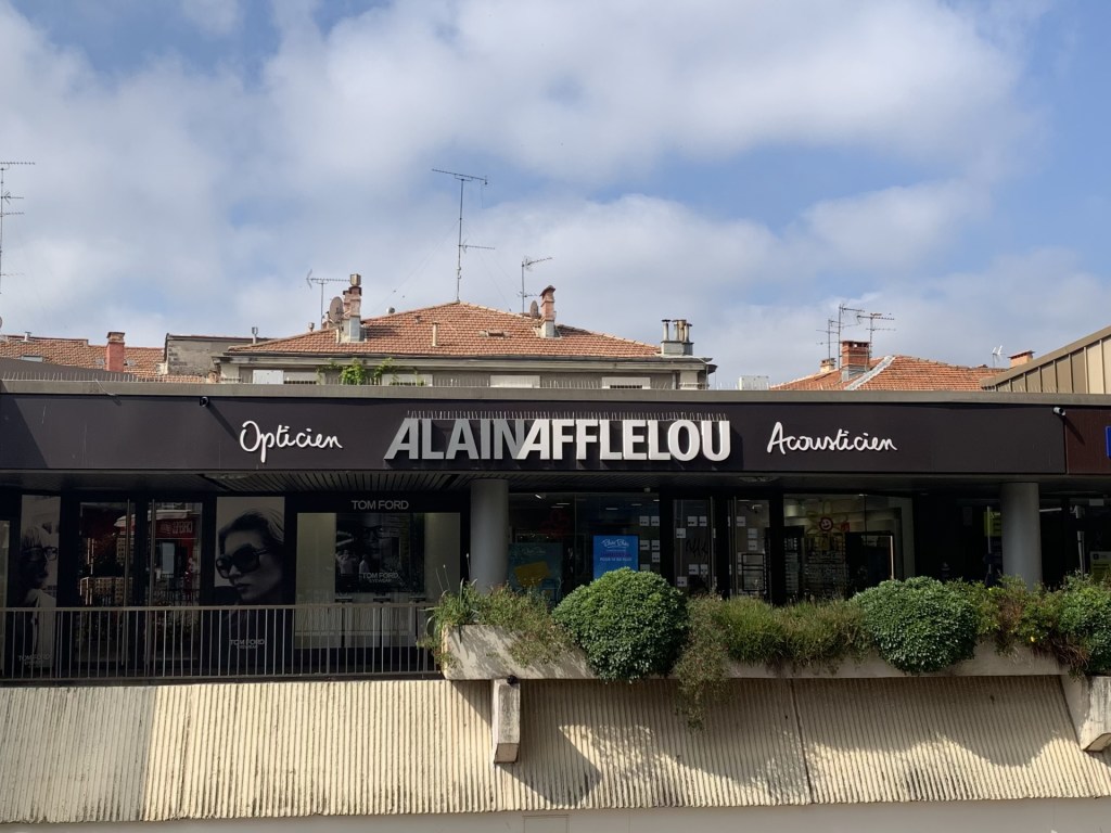 Magasin audioprothesiste C.C. Triangle - allée Jules Milhau 34000 MONTPELLIER extérieur