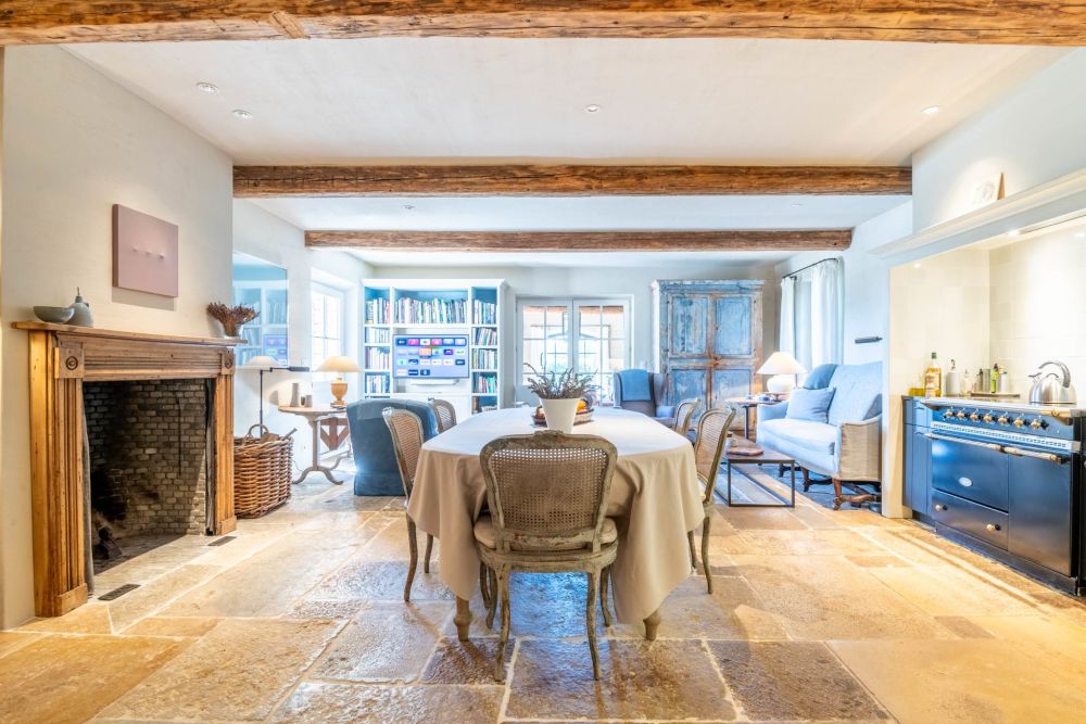Photographs of Mas des Murets villa in Provence - Image 8 of 48