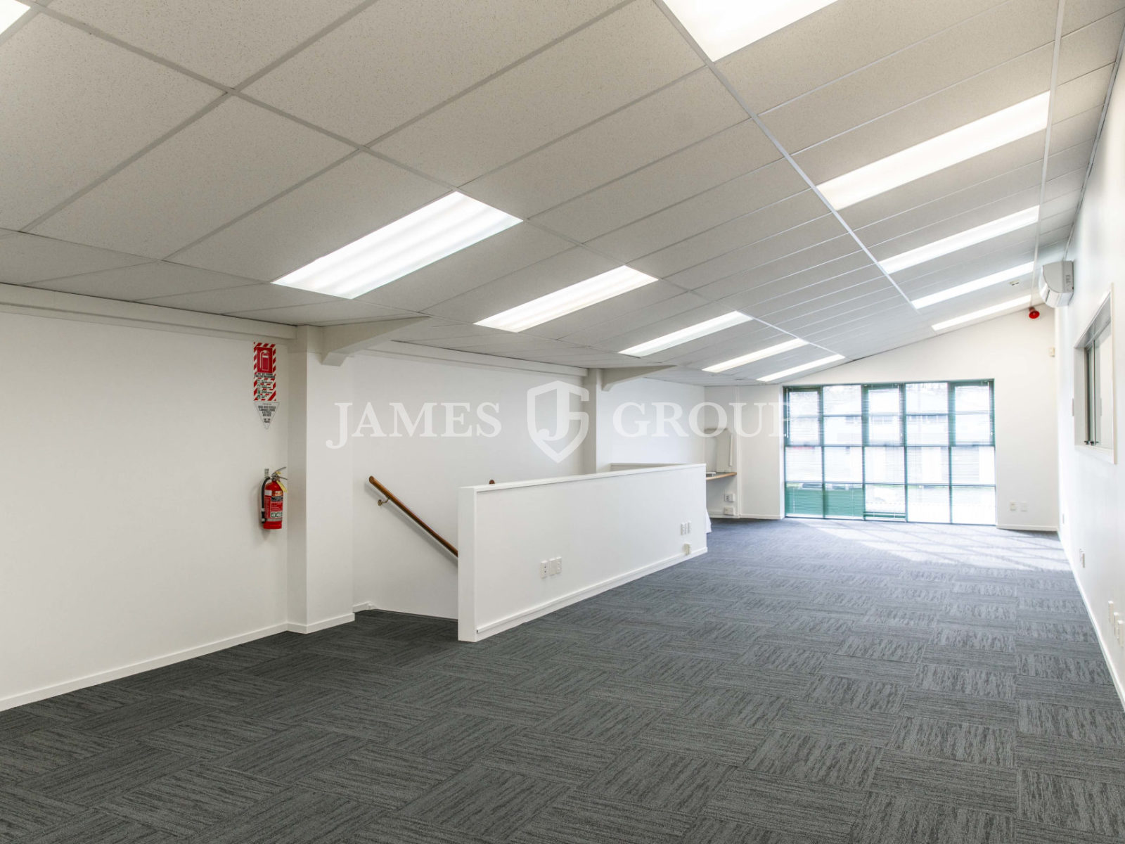 Versatile 940m² Penrose Industrial