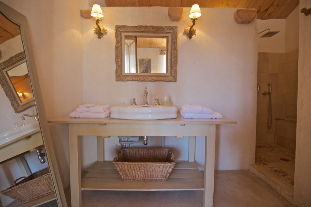 Photographs of Mas de la Galifette villa in Provence - Image 31 of 37