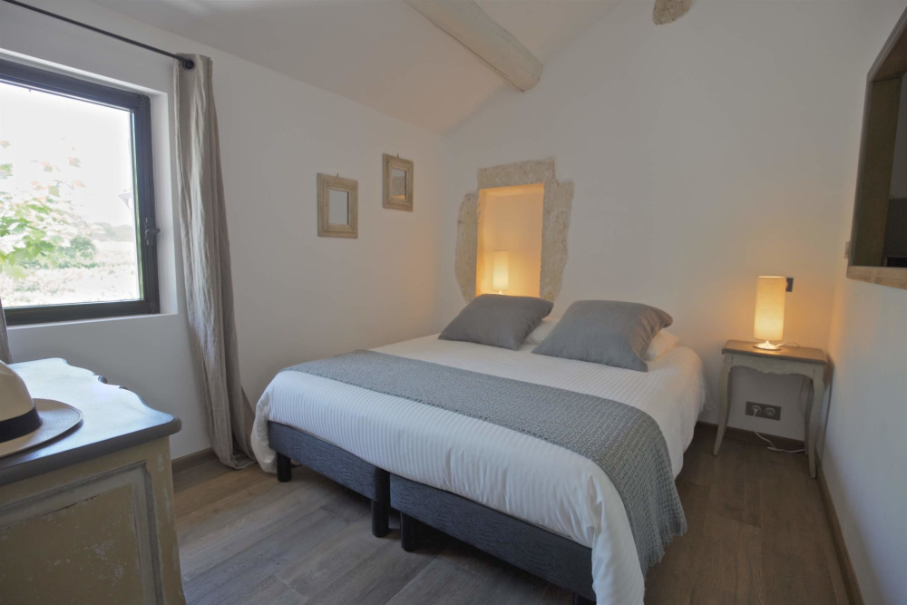 Photographs of Mas des Platanes villa in Provence - Image 27 of 36