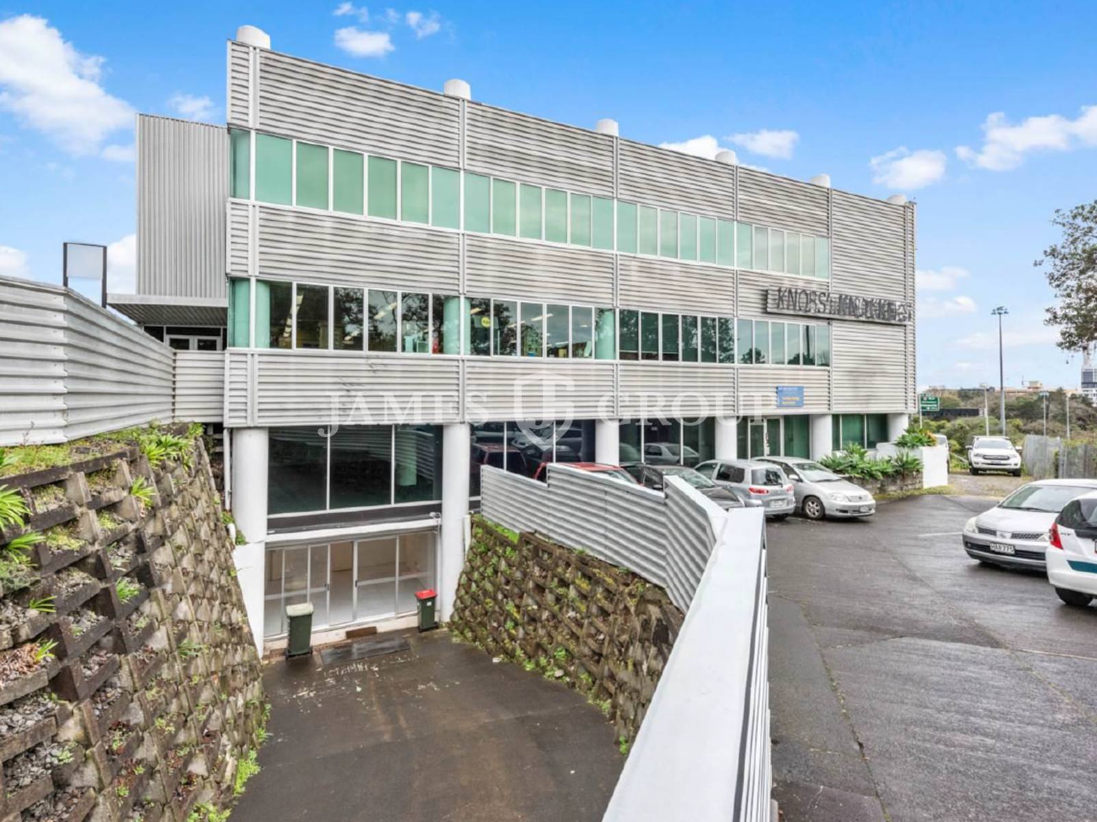 Affordable Top Floor With Views