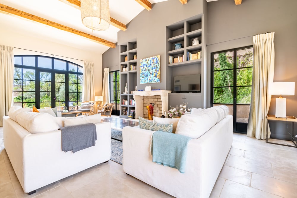 Photographs of Mas Mirabelle villa in Provence - Image 5 of 43