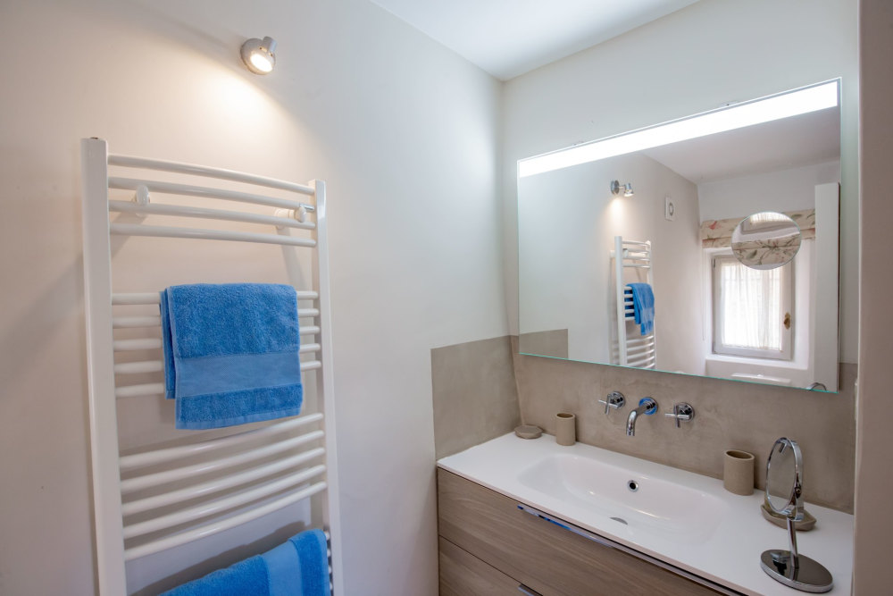 Photographs of Mas du Real villa in Provence - Image 32 of 36