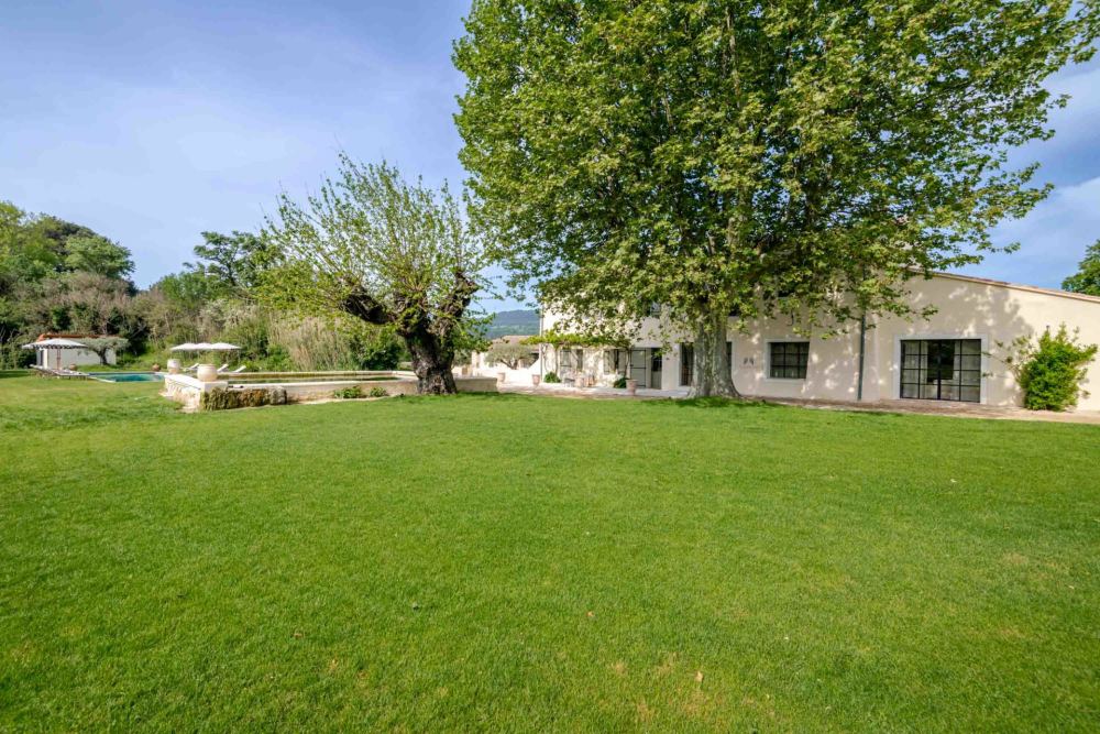 Photographs of New! Mas des Lumières villa in Provence - Image 24 of 40