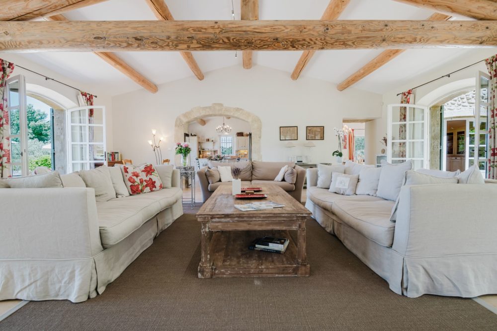 Photographs of Mas du Fournil villa in Provence - Image 7 of 47