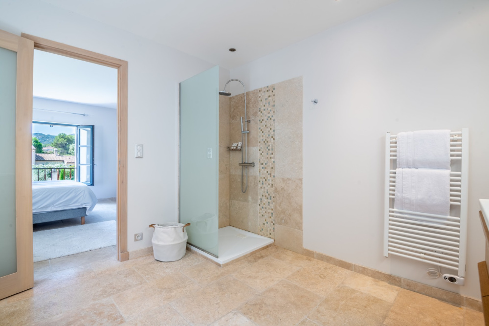 Photographs of Mas de Verlaine villa in Provence - Image 24 of 42