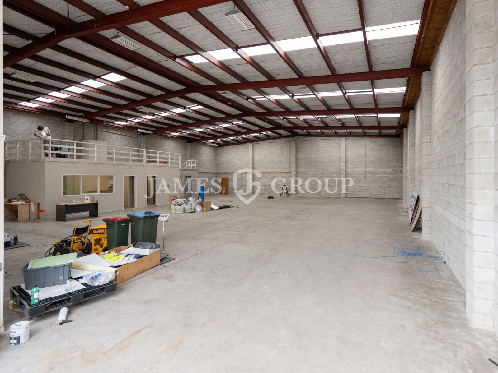 Functional 667m² Penrose | Container Capacity