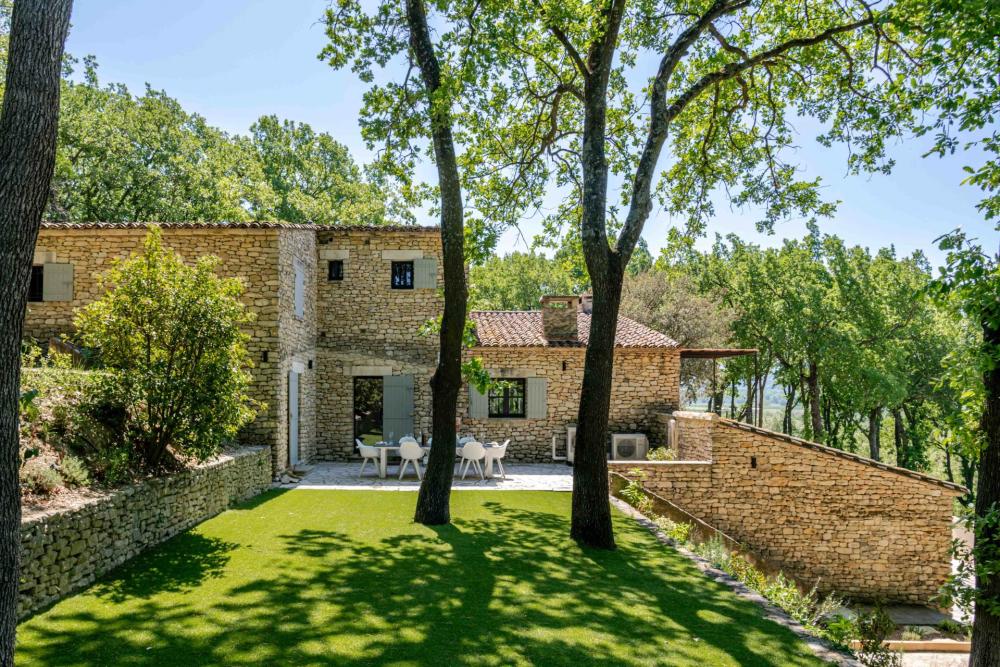 Photographs of A l’ombre des Chênes villa in Provence - Image 11 of 35