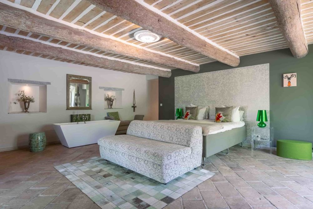 Photographs of Le Mas des Lavandins villa in Provence - Image 40 of 53