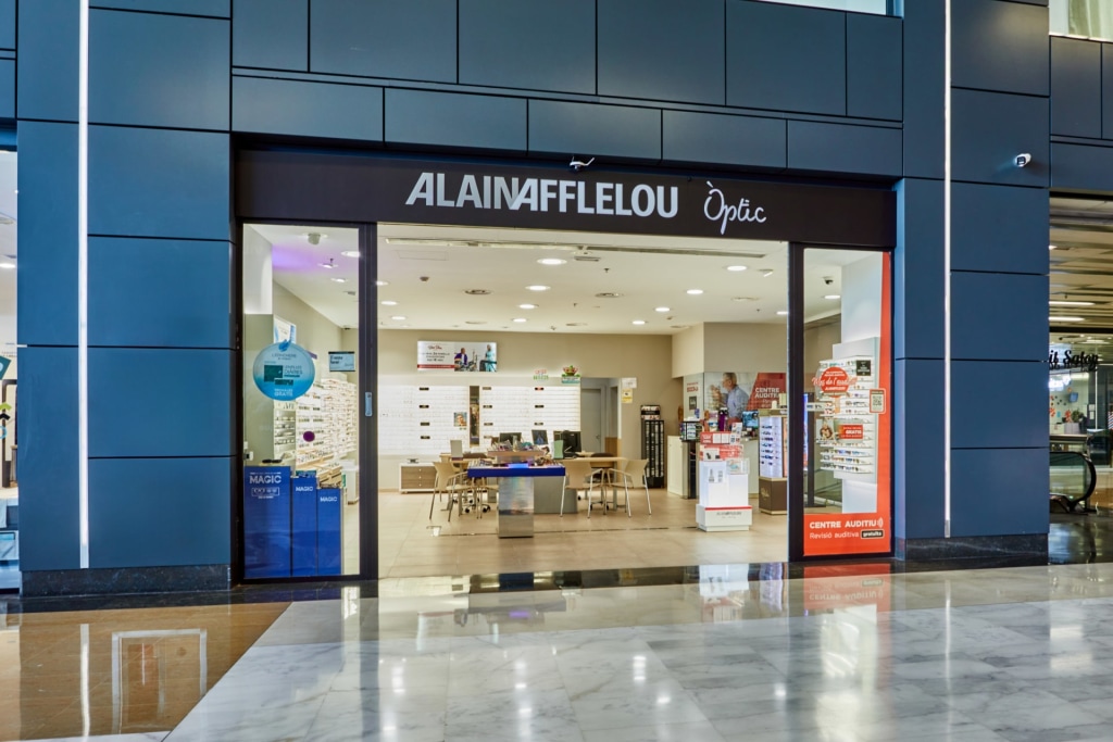 Tienda audiólogo C.C. VILAMARINA - C/SIGLO XXI 6 LOCAL 0.30 PLANTA BAJA 08840 VILADECANS exterior