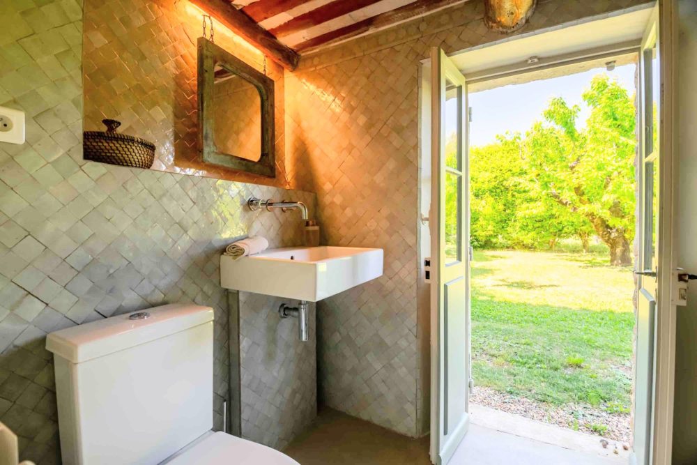 Photographs of Mas des Roses villa in Provence - Image 28 of 44