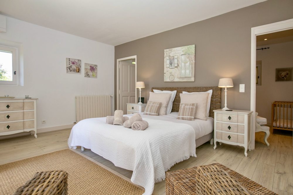 Photographs of Mas des Marguerites villa in Provence - Image 17 of 43