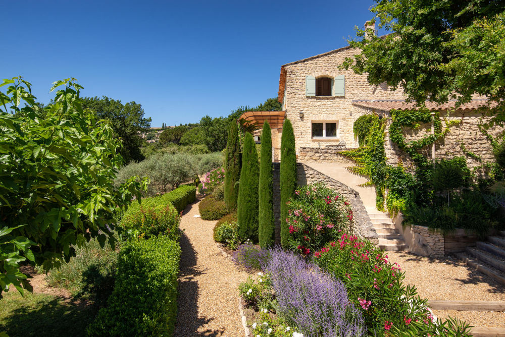 Photographs of Le Mas de la Route Neuve villa in Provence - Image 26 of 45